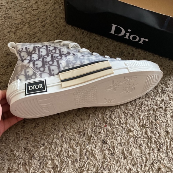 Christian diors!! - Picture 3 of 5